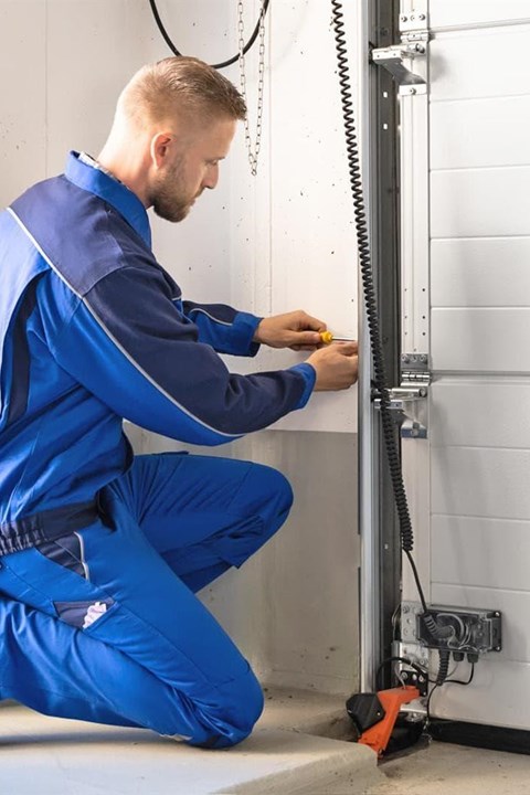 Diseñamos su puerta de garaje en Lalín a medida